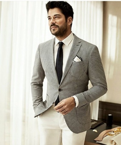 Burak Özçivit yeni imajıyla şaşırttı 5