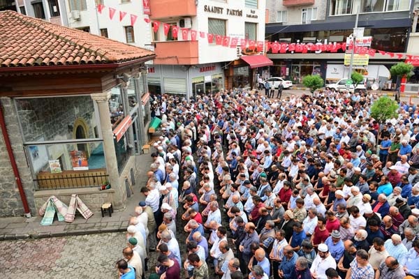 Araklı'da bulunan kişi son yolculuğuna uğurlandı 6