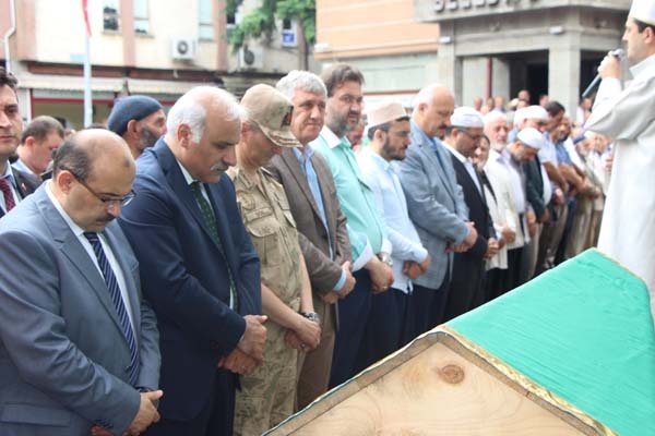 Araklı'da bulunan kişi son yolculuğuna uğurlandı 7