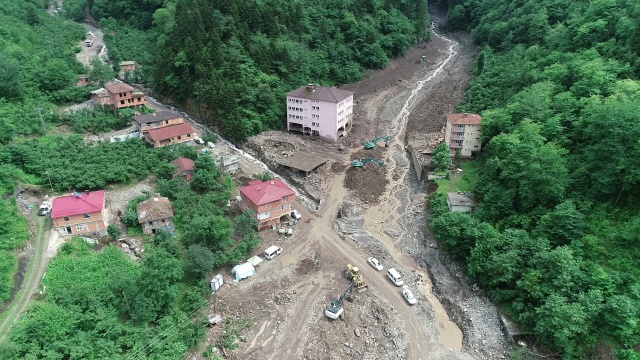 Araklı’da selin vurduğu mahalle boşaltılıyor! 9