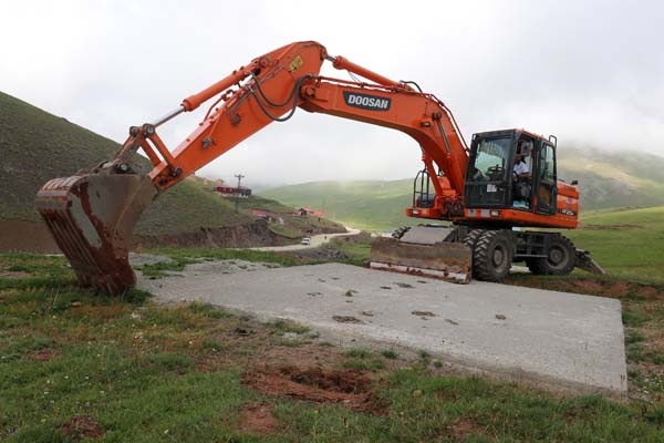 Gümüşhane yaylalarında yeni kaçak yapılara izin verilmiyor 12