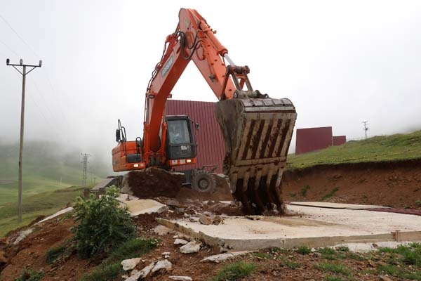 Gümüşhane yaylalarında yeni kaçak yapılara izin verilmiyor 13