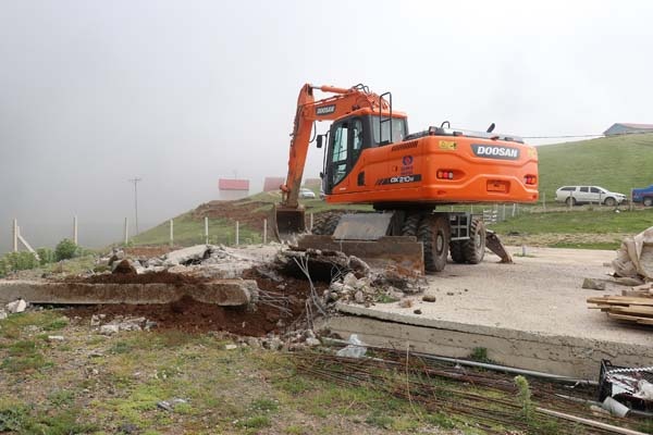 Gümüşhane yaylalarında yeni kaçak yapılara izin verilmiyor 16