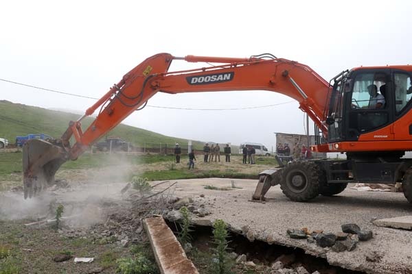 Gümüşhane yaylalarında yeni kaçak yapılara izin verilmiyor 15