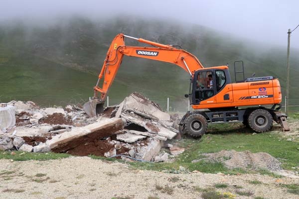 Gümüşhane yaylalarında yeni kaçak yapılara izin verilmiyor 20