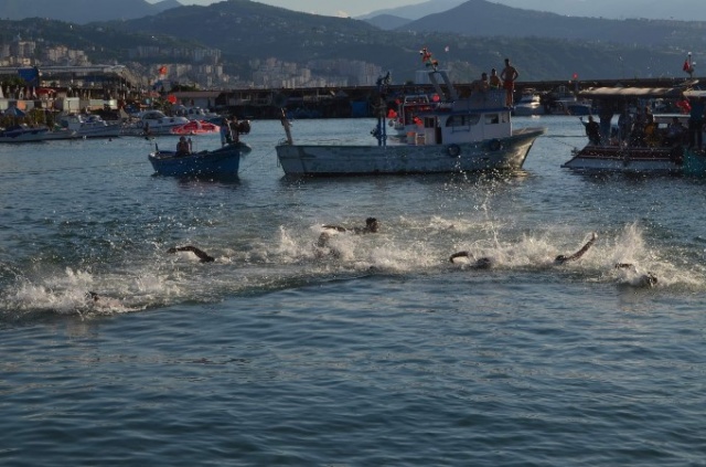 Birinci olan yarışmacıdan alkışlanacak davranış 7