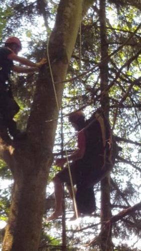 Trabzon'da paraşütçü mahsur kaldı 2