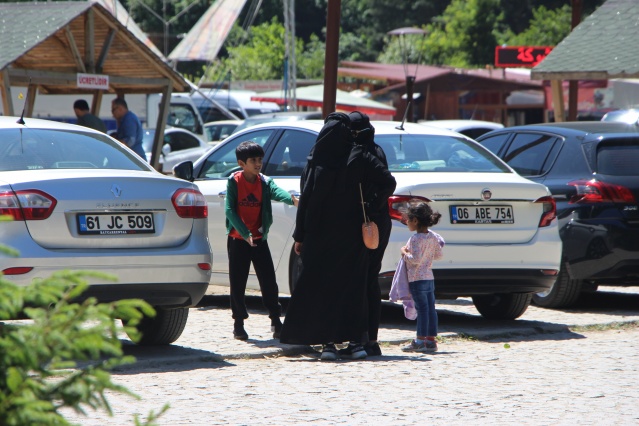 Uzungöl'de Suudi turistlerin açığını onlar kapattı 3