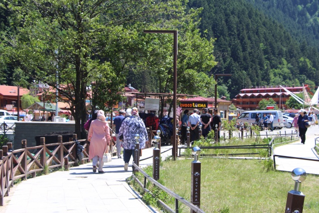 Uzungöl'de Suudi turistlerin açığını onlar kapattı 10