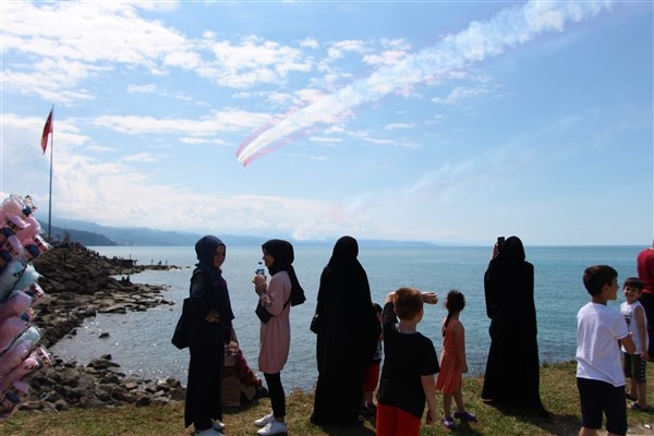 Türk Yıldızları Of semalarında 12