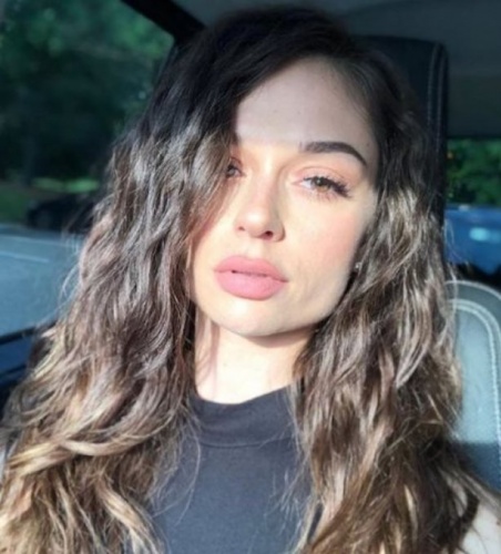 Çocukken kabusu yaşayan Tessa Snyder markaları peşine taktı 12