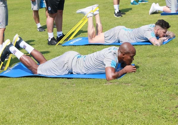 Trabzonspor'dan sabah antrenmanı 8