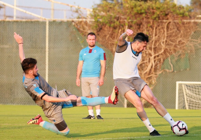 Trabzonspor'da yeni sezon hazırlıkları devam ediyor.Donis Avdijaj antrenmanda. 13