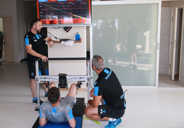 Trabzonspor'da yeni sezon hazırlıkları devam ediyor.Donis Avdijaj antrenmanda. 8