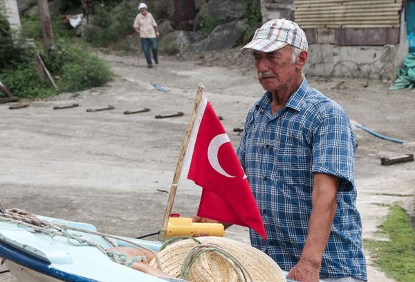 Rizeli balıkçının hayvanlarla dostluğu dikkat çekiyor 10