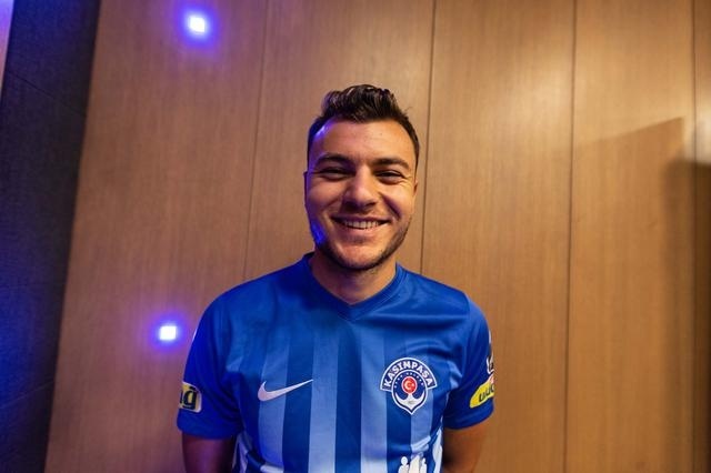 Yusuf Erdoğan yeni takımına imza attı 2