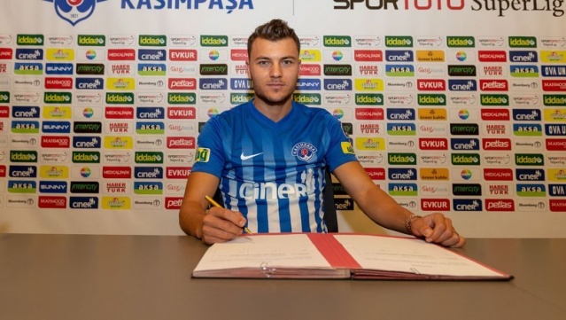 Yusuf Erdoğan yeni takımına imza attı 5