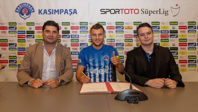 Yusuf Erdoğan yeni takımına imza attı 3