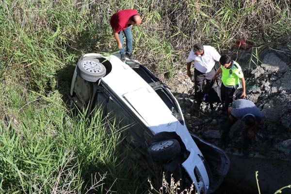 Trabzon'dan yeni aldığı araçla Erzincan'da dereye uçtu 5