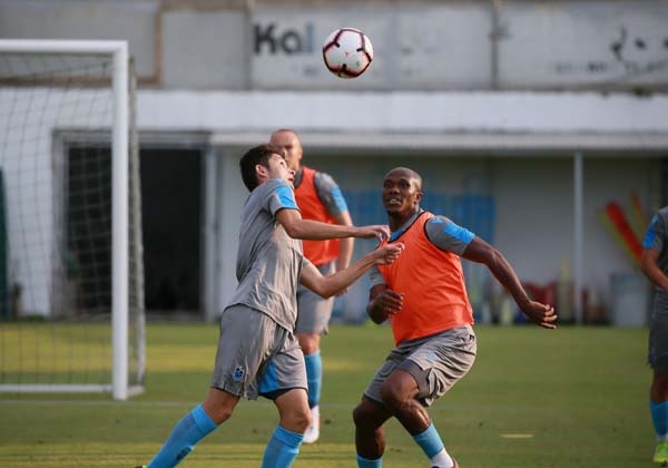 Trabzonspor'da Başkan Ağaoğlu ve yönetim antrenmanı izledi. 11 Temmuz 2019 15