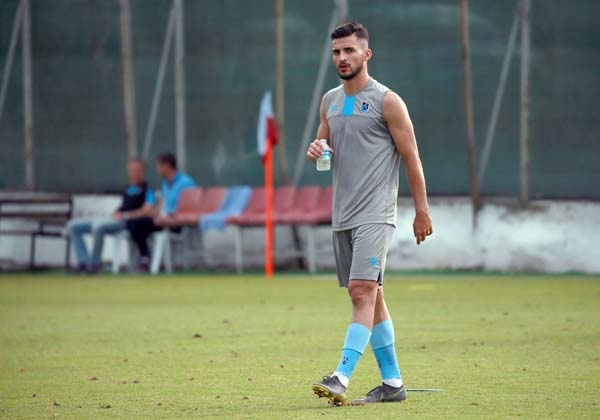 Trabzonspor'da Başkan Ağaoğlu ve yönetim antrenmanı izledi. 11 Temmuz 2019 16