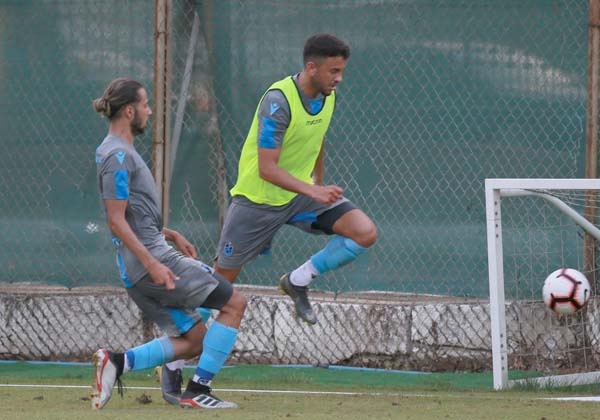 Trabzonspor'da Başkan Ağaoğlu ve yönetim antrenmanı izledi. 11 Temmuz 2019 33