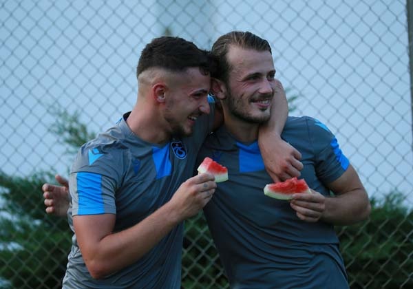 Trabzonspor'da Başkan Ağaoğlu ve yönetim antrenmanı izledi. 11 Temmuz 2019 28