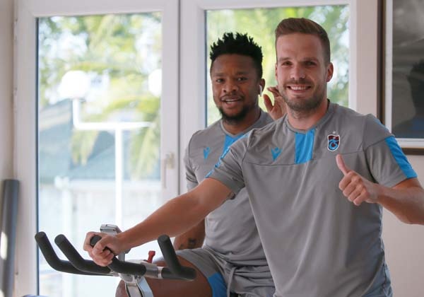 Trabzonspor'da Başkan Ağaoğlu ve yönetim antrenmanı izledi. 11 Temmuz 2019 7