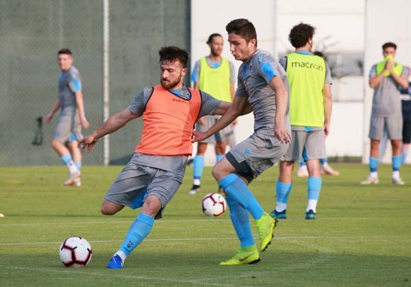 Trabzonspor'da Başkan Ağaoğlu ve yönetim antrenmanı izledi. 11 Temmuz 2019 5