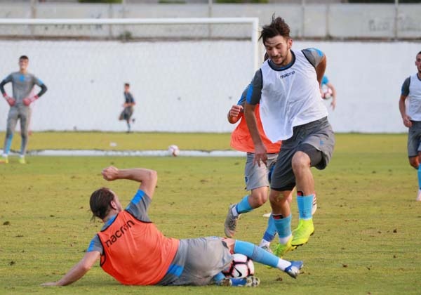 Trabzonspor'da Başkan Ağaoğlu ve yönetim antrenmanı izledi. 11 Temmuz 2019 3