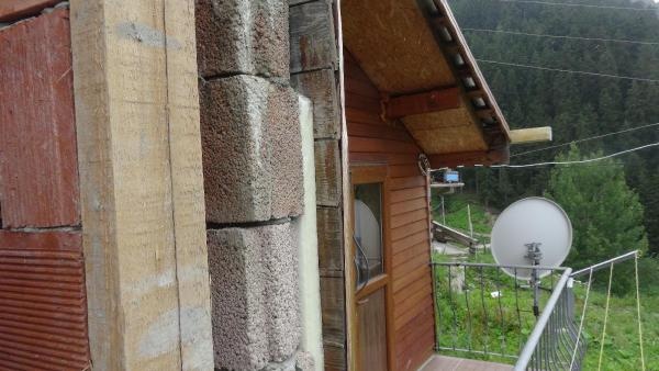 'Keçi inadı bu' evi ortadan ikiye bölüp 2