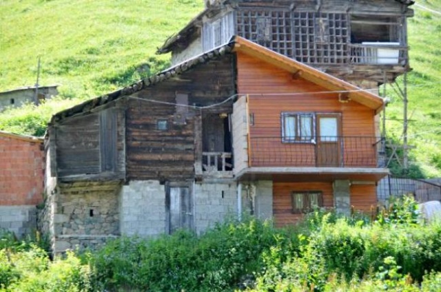'Keçi inadı bu' evi ortadan ikiye bölüp 5