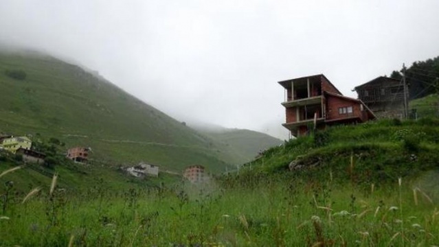 'Keçi inadı bu' evi ortadan ikiye bölüp 9