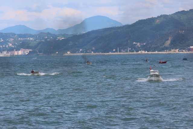 Sürmene’de tekne yarışları nefes kesti! 6