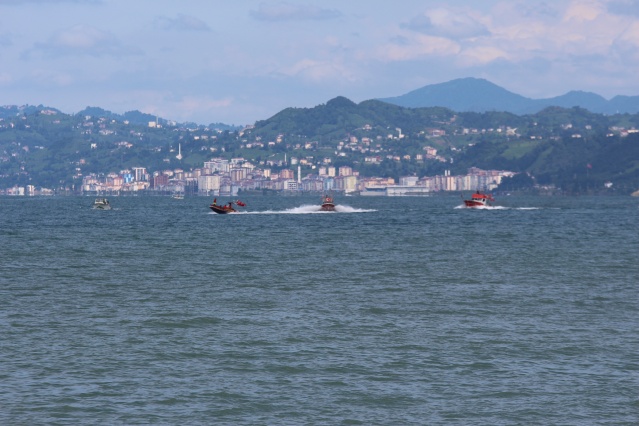 Sürmene’de tekne yarışları nefes kesti! 7