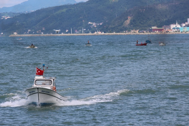 Sürmene’de tekne yarışları nefes kesti! 10