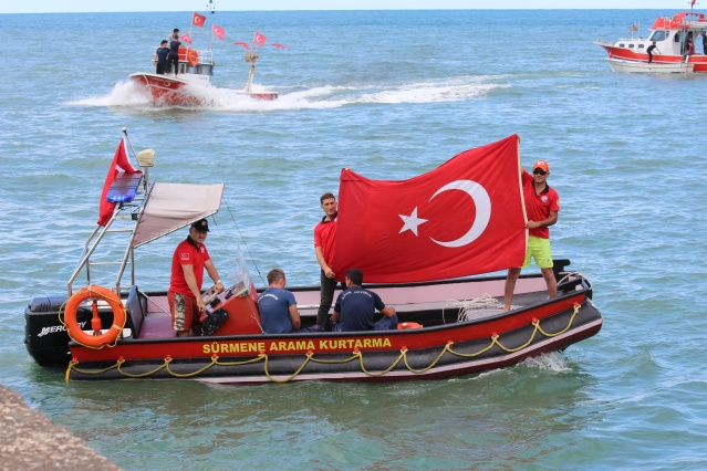 Sürmene’de tekne yarışları nefes kesti! 14