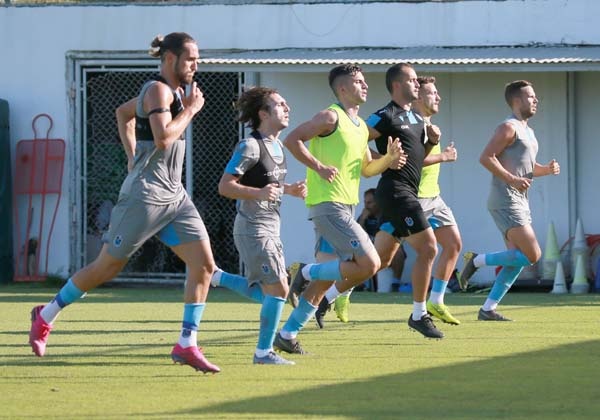 Trabzonspor Akşam antrenmanını tamamladı: iki grup halinde sürdü 7