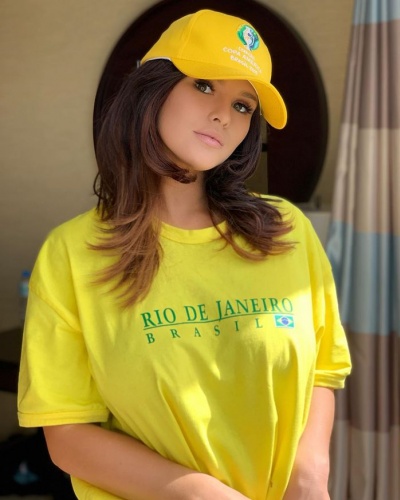 Şimdi de annesi sahaya girdi 10