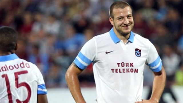 Batuhan Karadeniz imzayı attı 4