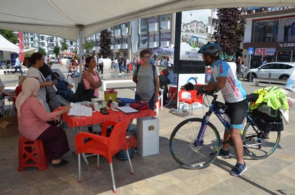 Çocuklar ölmesin diye binlerce kilometre pedal çeviriyor 5