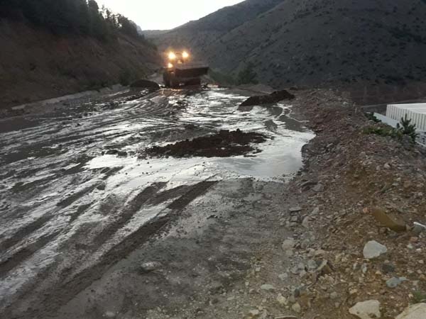 Gümüşhane’de maden işletmesinin atık borusu patladı 4