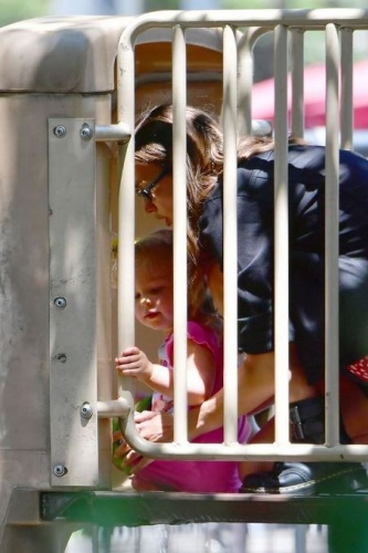 Irına Shayk kaydırağa sıkıştı 8