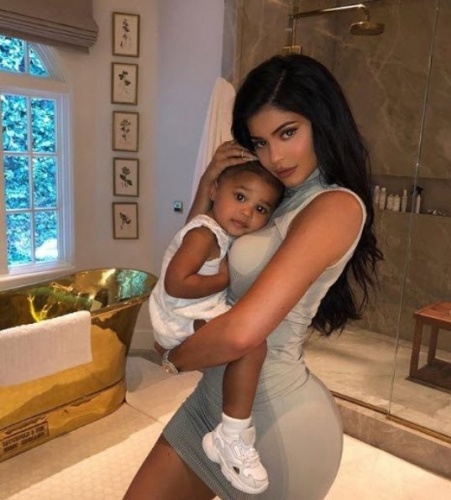 Kylie Jenner ne hastası? Açıkladı 8