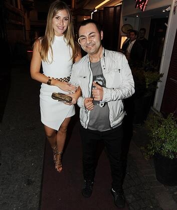 "Karımın omzuna el atmak istiyorum, ama olmuyor!' 6