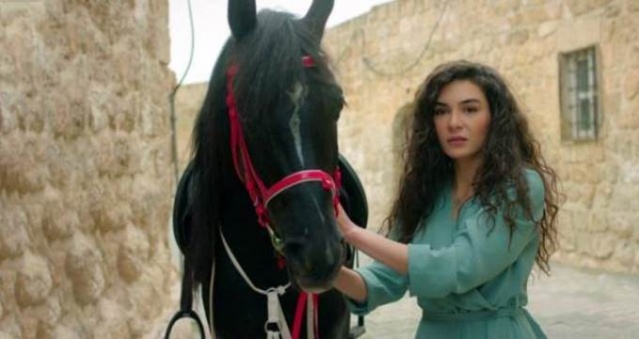Hercai dizisinin başrolü Ebru Şahin, son görüntüsüyle şaşırttı 5