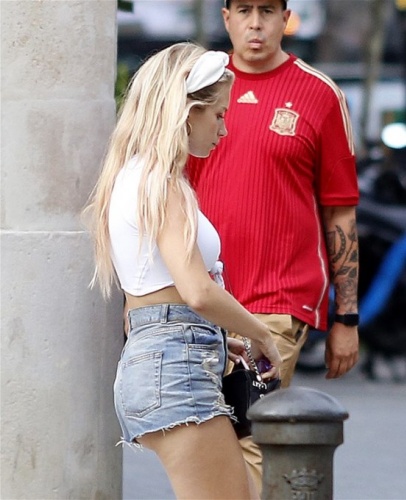 Lottie Moss ablasının tahtını sallıyor 30