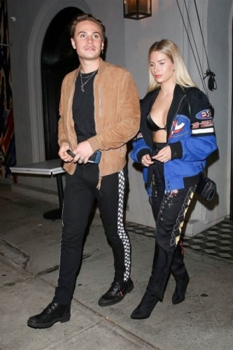 Lottie Moss ablasının tahtını sallıyor 10