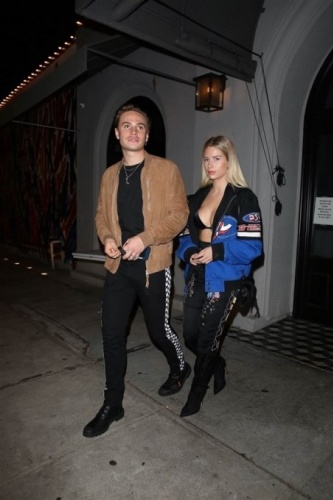 Lottie Moss ablasının tahtını sallıyor 33