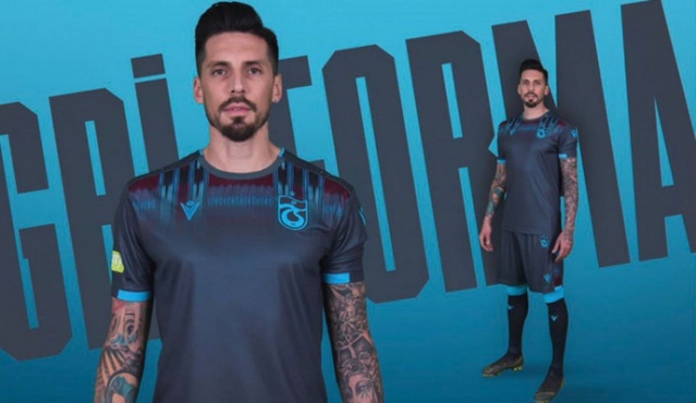Trabzonspor'dan satış rekoru! Kaç adet satıldı? 10